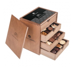ChocoMassimo - Pralines Pralines in een houten kistje bedrukken