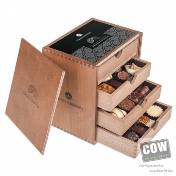 Afbeelding van relatiegeschenk:ChocoMassimo - Pralines Pralines in een houten kistje