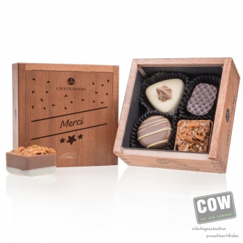 Afbeelding van relatiegeschenk:Elegance Mini - Merci - Pralines Chocolade in een houten kistje